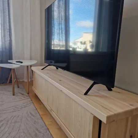 Top-floor With Sauna And Free Parking Near Center 罗瓦涅米