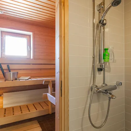 Lejlighed Top-floor With Sauna And Free Parking Near Center *